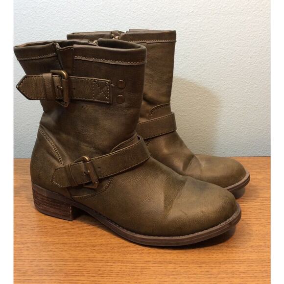 Hippie Laundry "Dani" Green Zip Buckle Short Biker Boots Women's Size 6 M - Picture 1 of 6